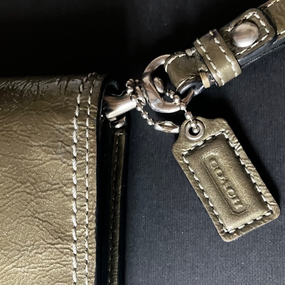Very Cute Vintage Coach Bleeker Gray Patent Leather Wallet/Wristlet. Orig. Owner - Picture 13 of 15